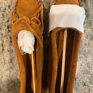 Minnetonka moccasins size 9.5